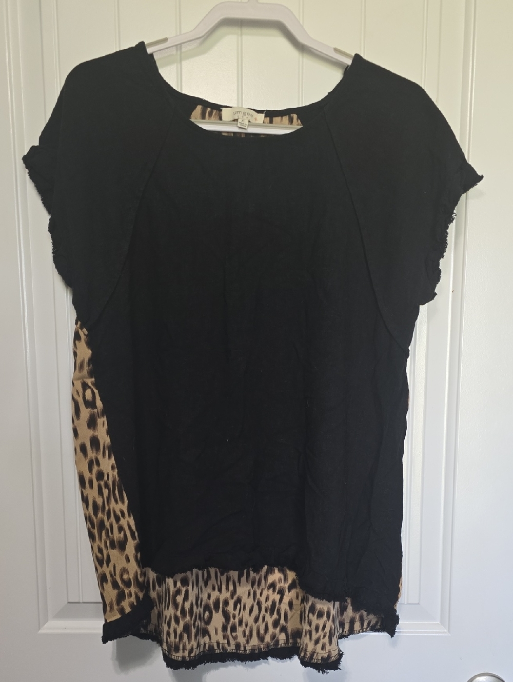 Umgee Black Top with Leopard-Print Side Panels